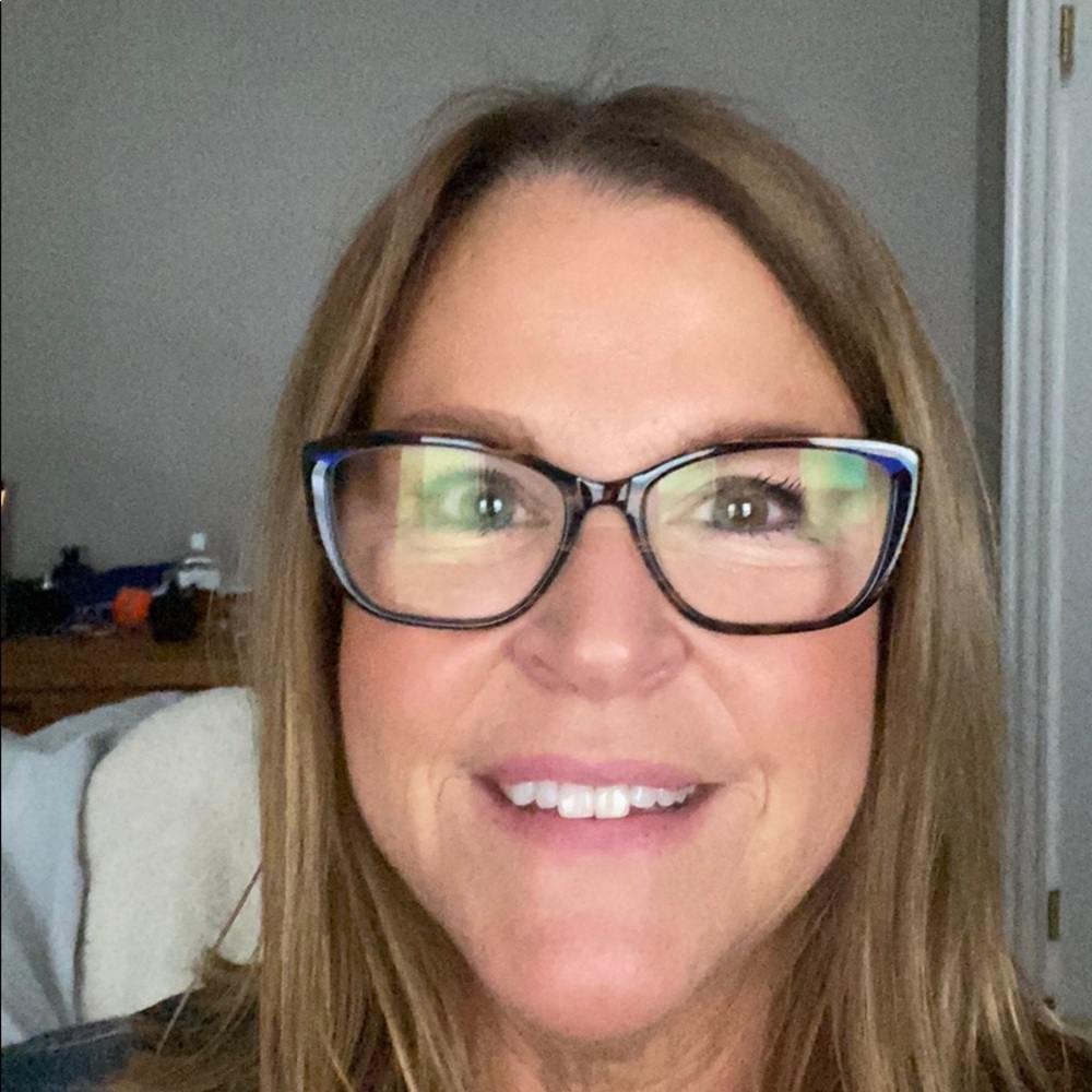 Meet your Posher, Lisa